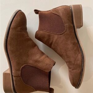 Chic Suede Brown Heeled Boots